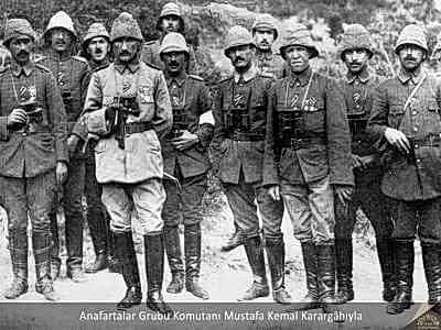 Anafartalar Grup Komutanı Mustafa Kemal Karargahıyla