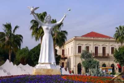Mersin Atatürk Evi ve Barış Heykeli